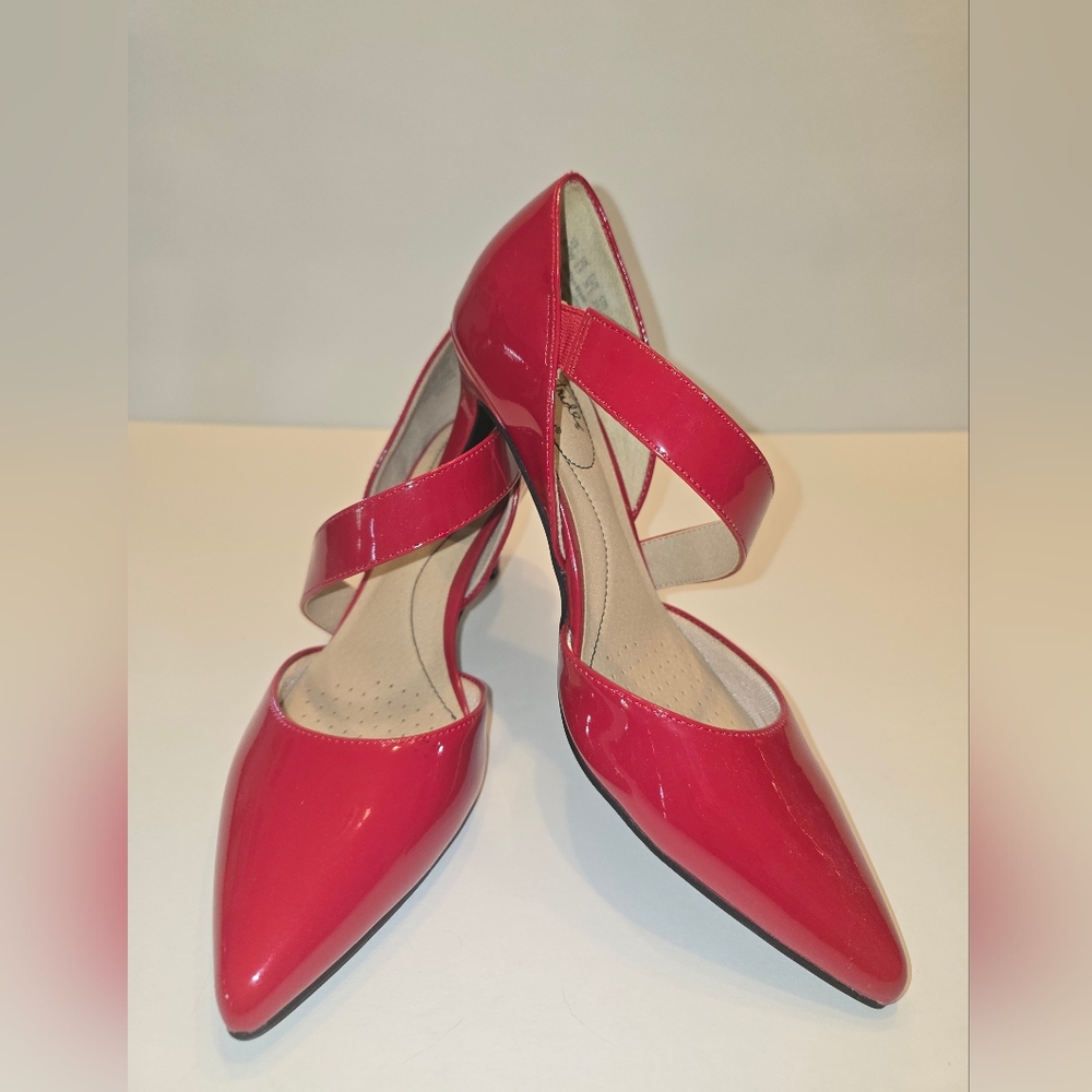 LifeStride Suki Red Patent Leather Women's Pumps 6.5 W. New w/out Tags.